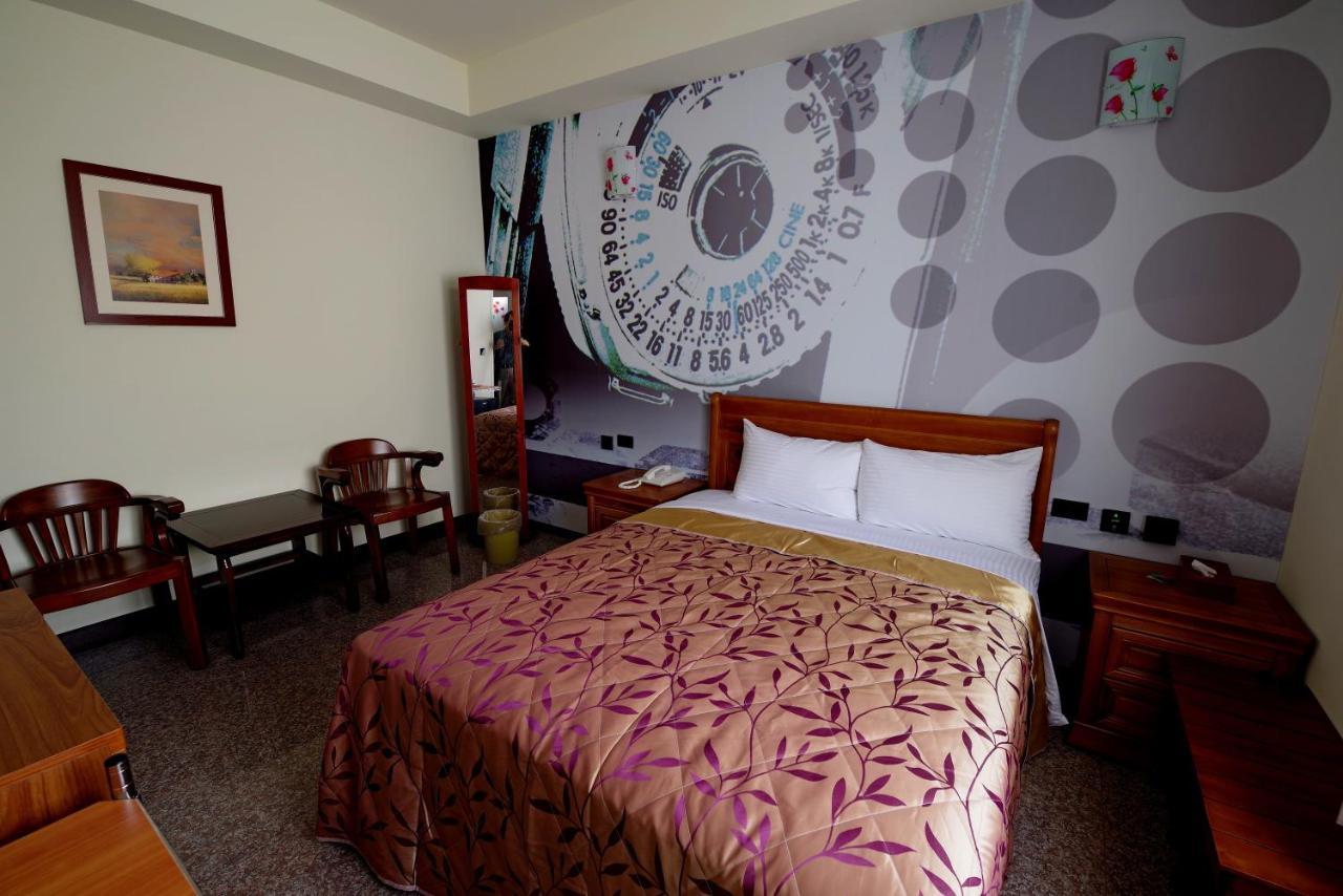 Hongfu Elegant Business Hotel Чжунлі Екстер'єр фото