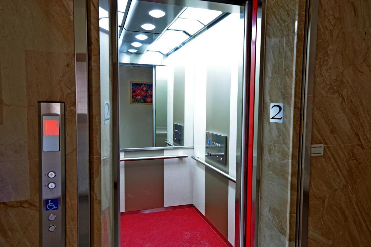 Hongfu Elegant Business Hotel Чжунлі Екстер'єр фото