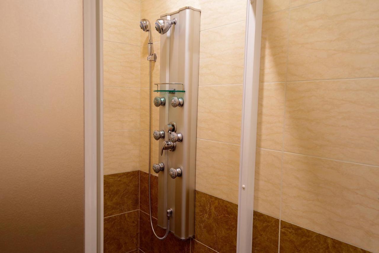 Hongfu Elegant Business Hotel Чжунлі Екстер'єр фото