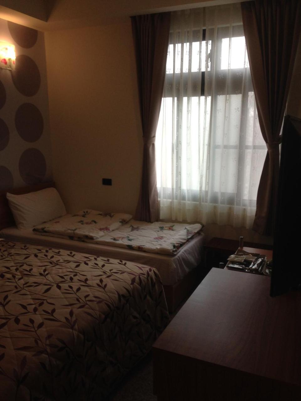 Hongfu Elegant Business Hotel Чжунлі Екстер'єр фото