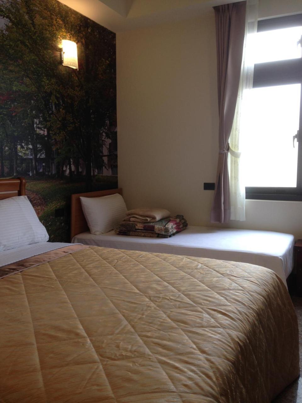 Hongfu Elegant Business Hotel Чжунлі Екстер'єр фото